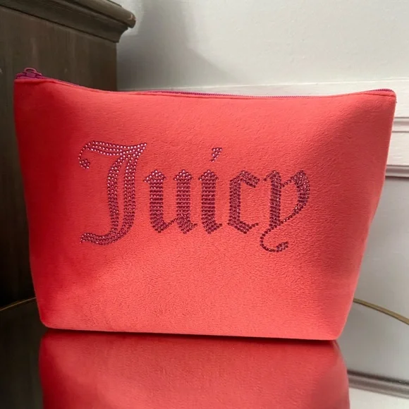 Juicy Couture cosmetic /accessory bag - Picture 1 of 7
